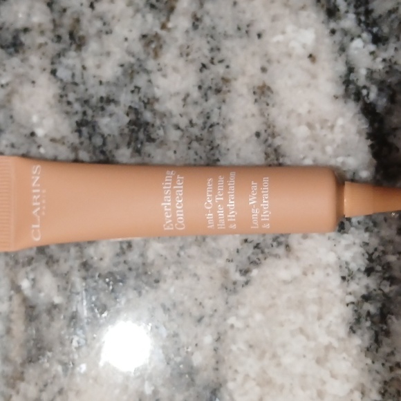 NWT Clarins everlasting concealer. 03 - Picture 3 of 3